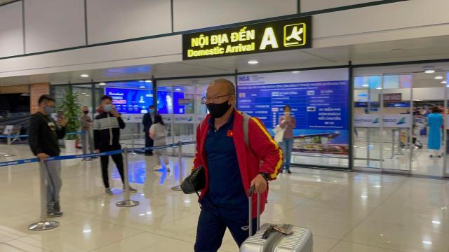 华体会官方网站下载-​越南今晚返回河内 朴恒绪：不惜一切拿下中国队！